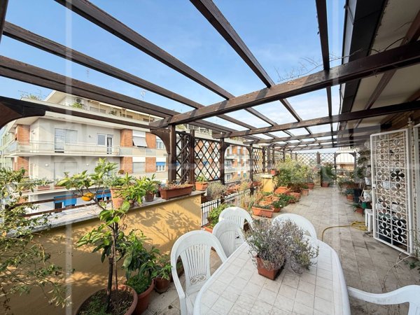 appartamento in vendita a Roma in zona Ardeatino