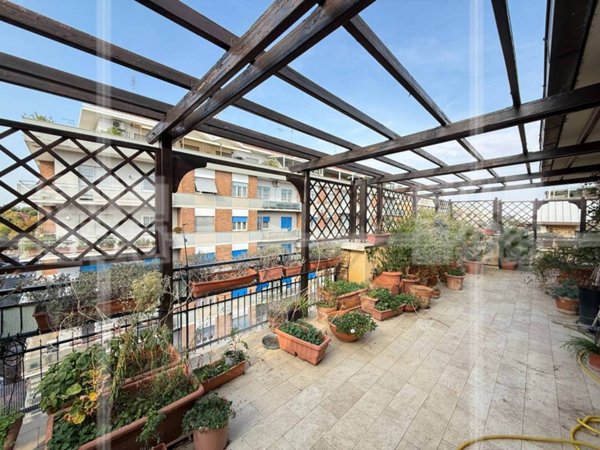 appartamento in vendita a Roma in zona Ardeatino