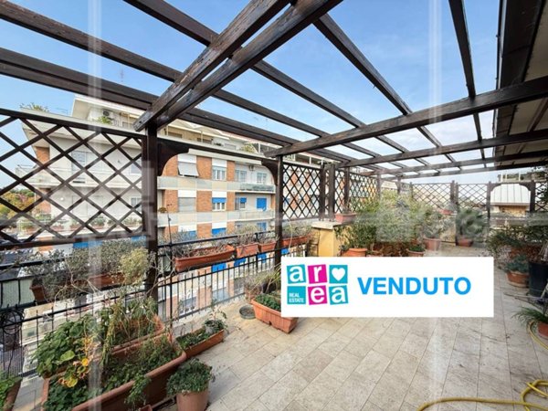 appartamento in vendita a Roma in zona Ostiense
