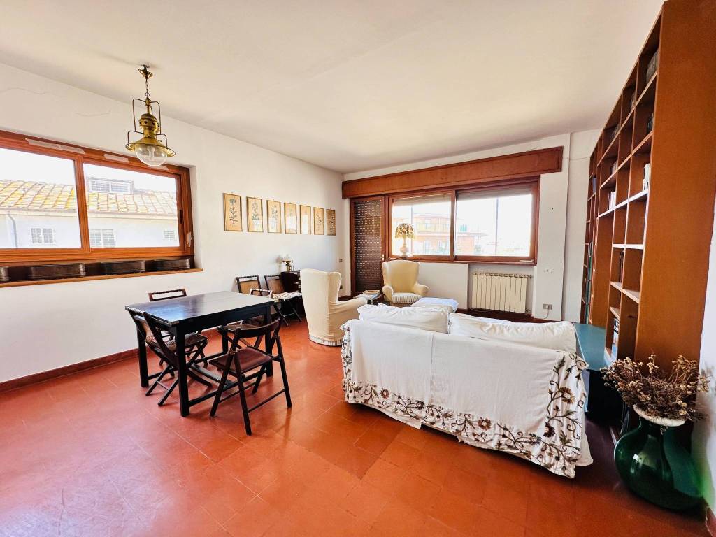 appartamento in vendita a Roma in zona Castel Fusano