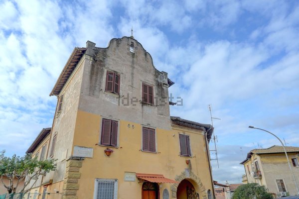 appartamento in vendita a Roma in zona Ostiense