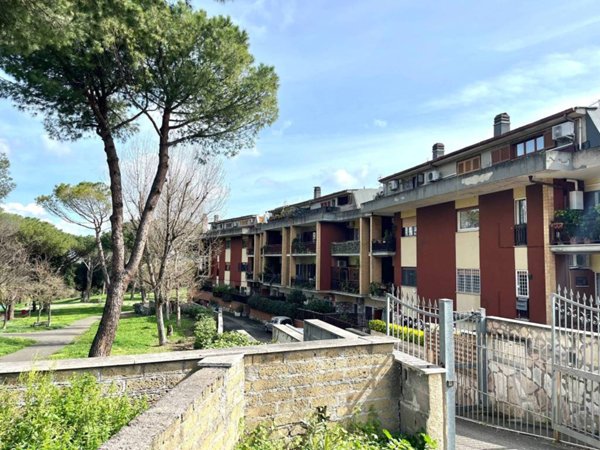 appartamento in vendita a Roma in zona Magliana Vecchia