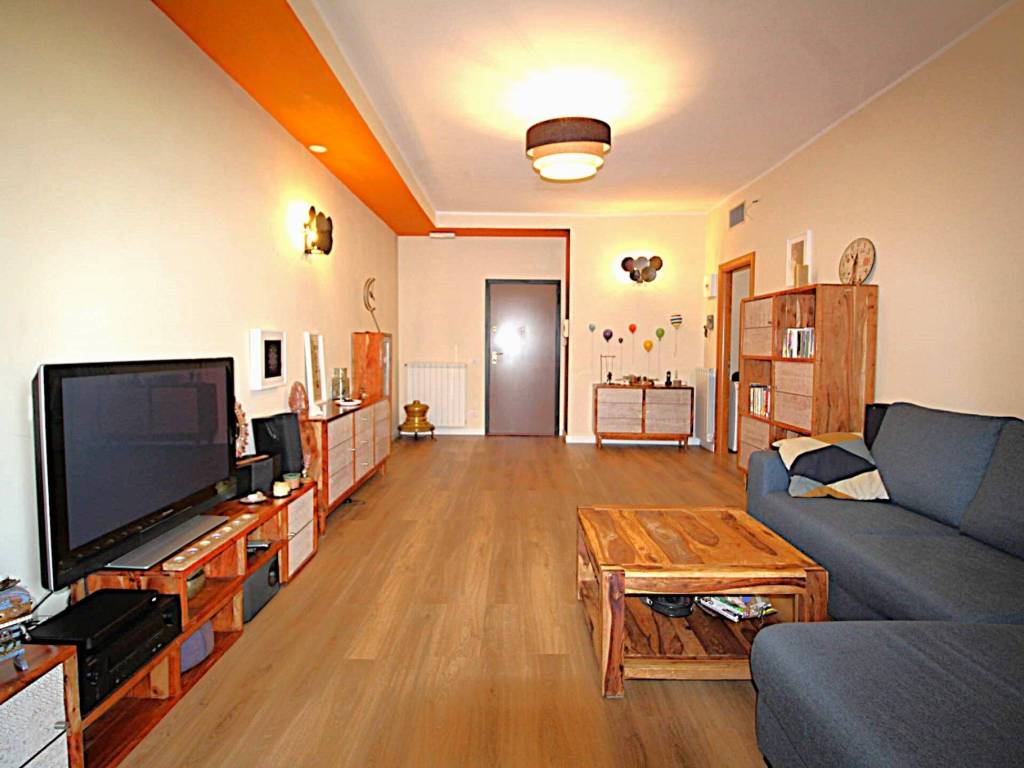 appartamento in vendita a Roma in zona Pantan Monastero