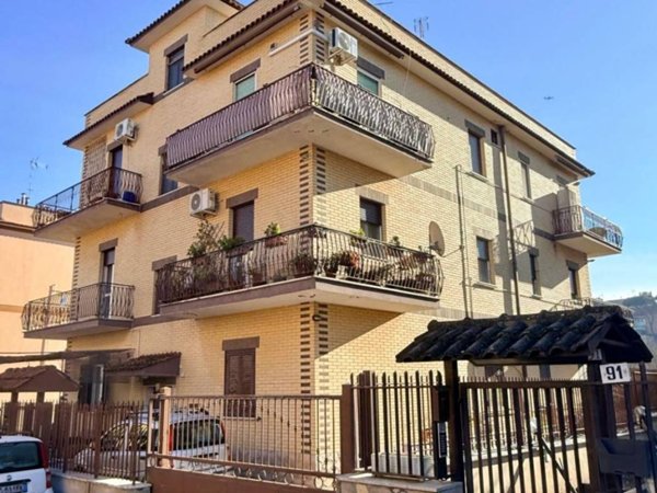 appartamento in vendita a Roma in zona Labaro