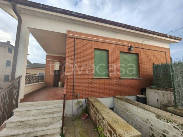casa indipendente in vendita a Roma in zona Cesano