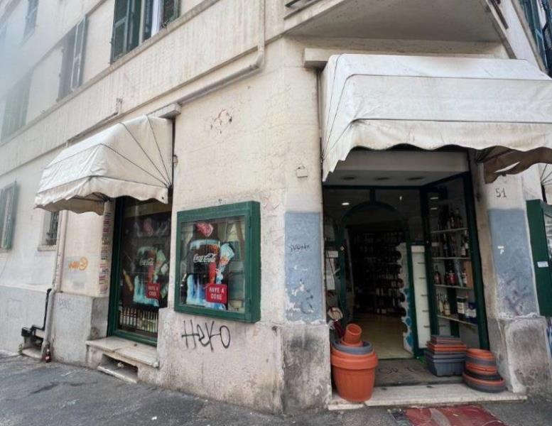 negozio in vendita a Roma in zona Appio Latino