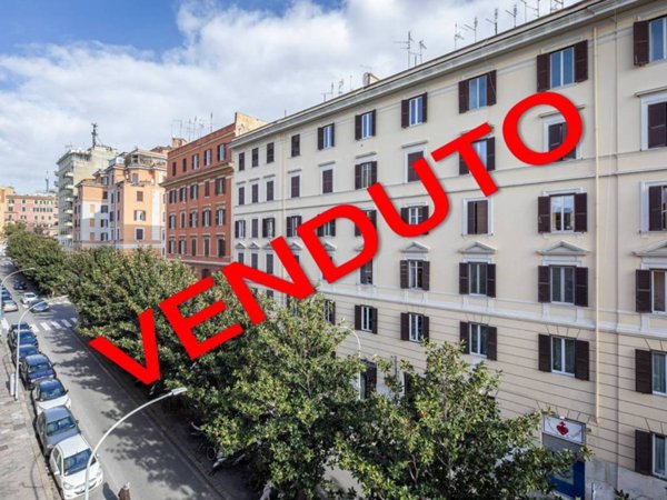appartamento in vendita a Roma in zona Tuscolano