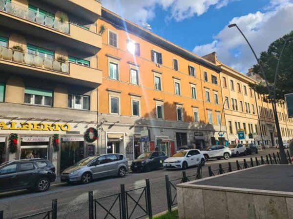 appartamento in vendita a Roma in zona Appio Claudio