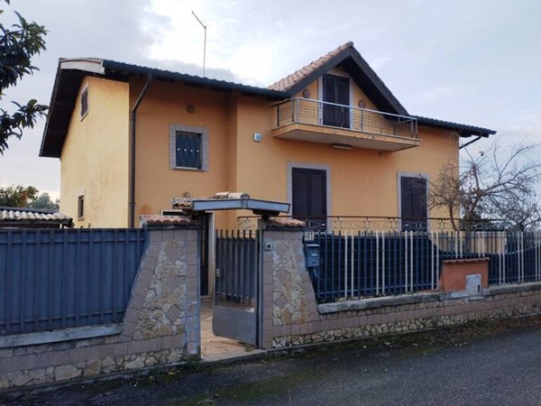 casa indipendente in vendita a Roma in zona Trigoria