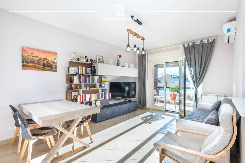 appartamento in vendita a Roma in zona Cinecittà