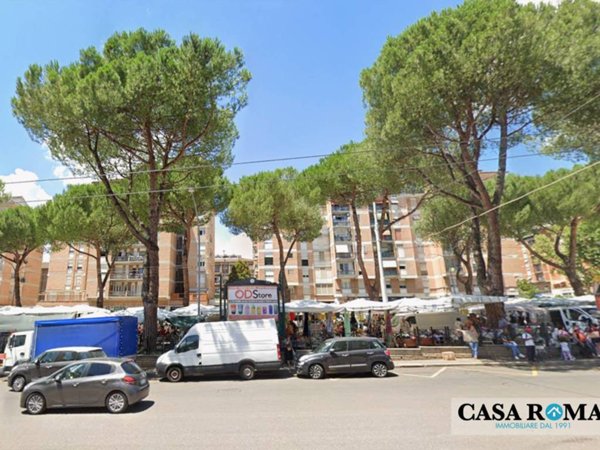 negozio in vendita a Roma in zona Monte Sacro/Talenti