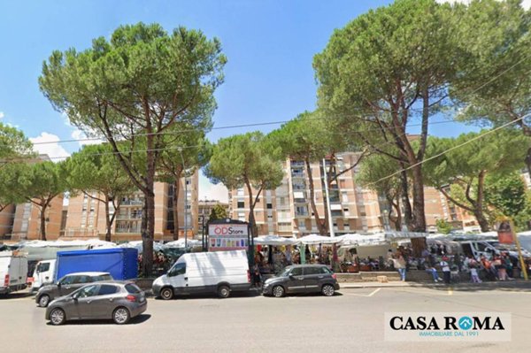 negozio in vendita a Roma in zona Salario