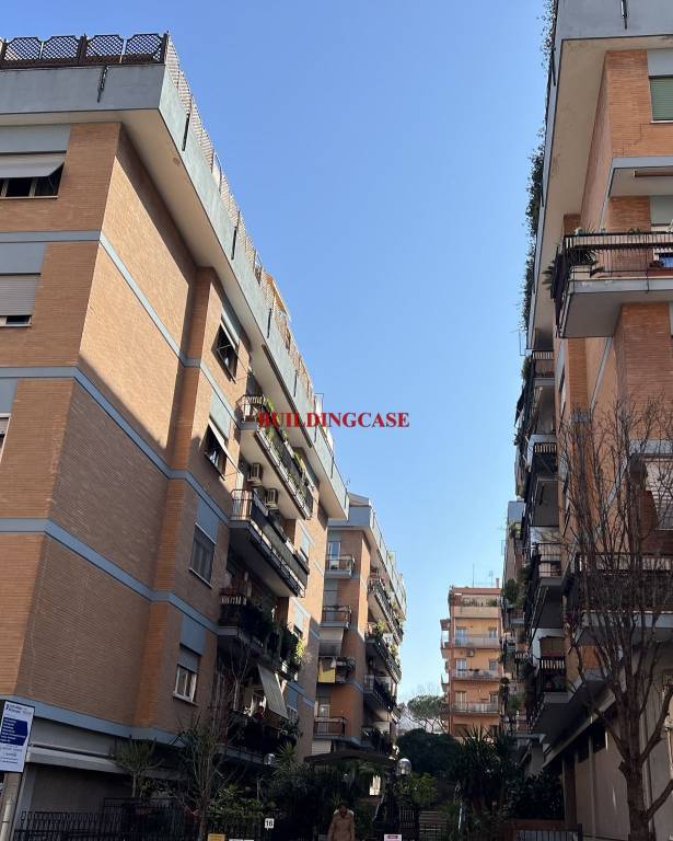 appartamento in vendita a Roma in zona Ardeatino
