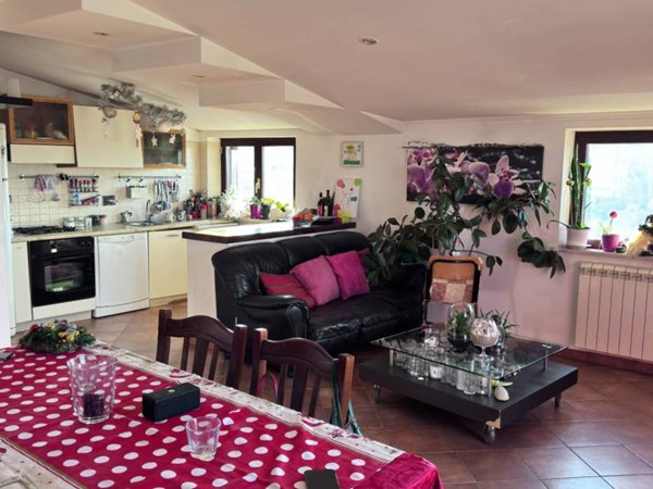 appartamento in vendita a Roma in zona Valle Muricana