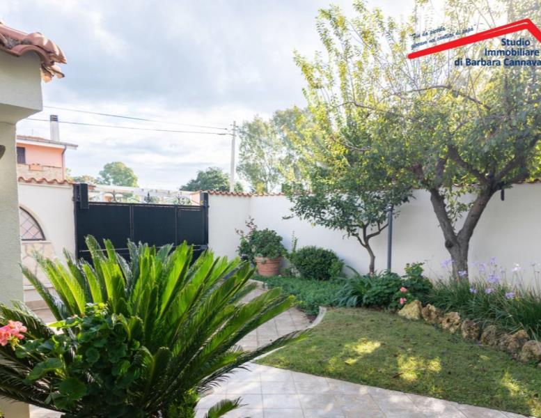 casa indipendente in vendita a Roma in zona Infernetto