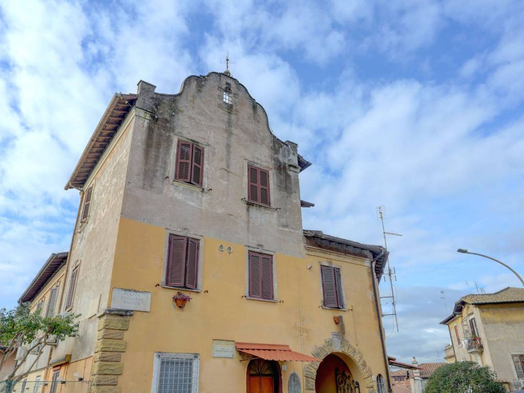 appartamento in vendita a Roma in zona Ostiense