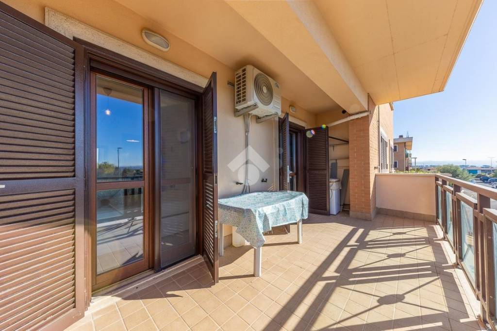 appartamento in vendita a Roma in zona Castelverde