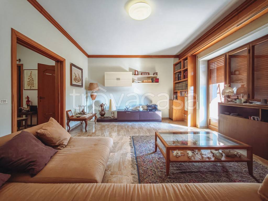 appartamento in vendita a Roma in zona Tomba di Nerone