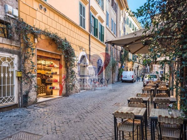 appartamento in vendita a Roma in zona Trastevere