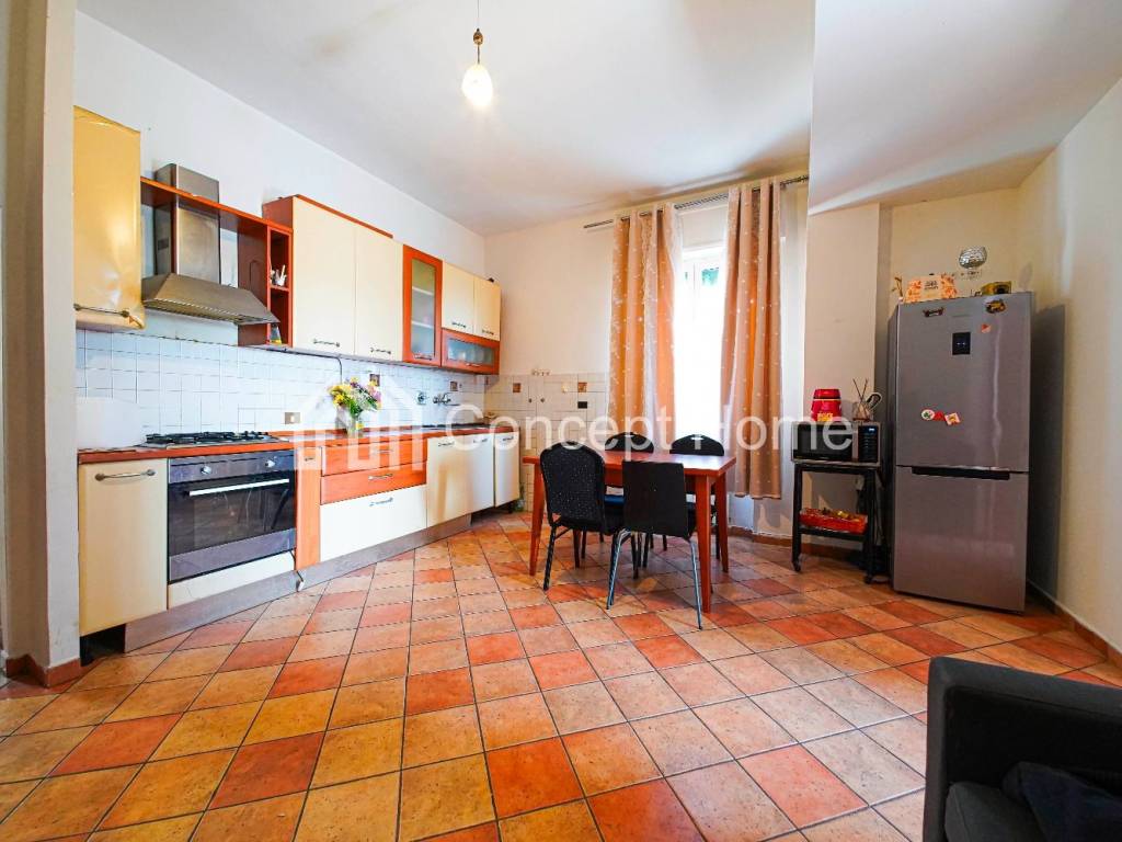 appartamento in vendita a Roma in zona Colle del Sole