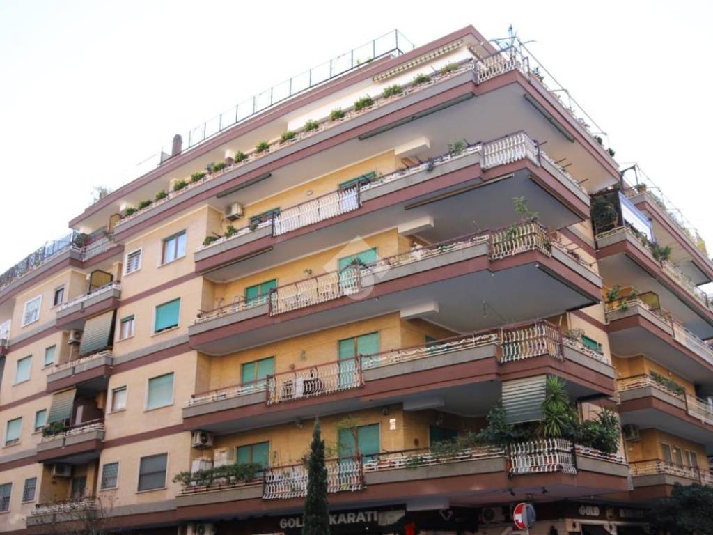 appartamento in vendita a Roma in zona Ostia