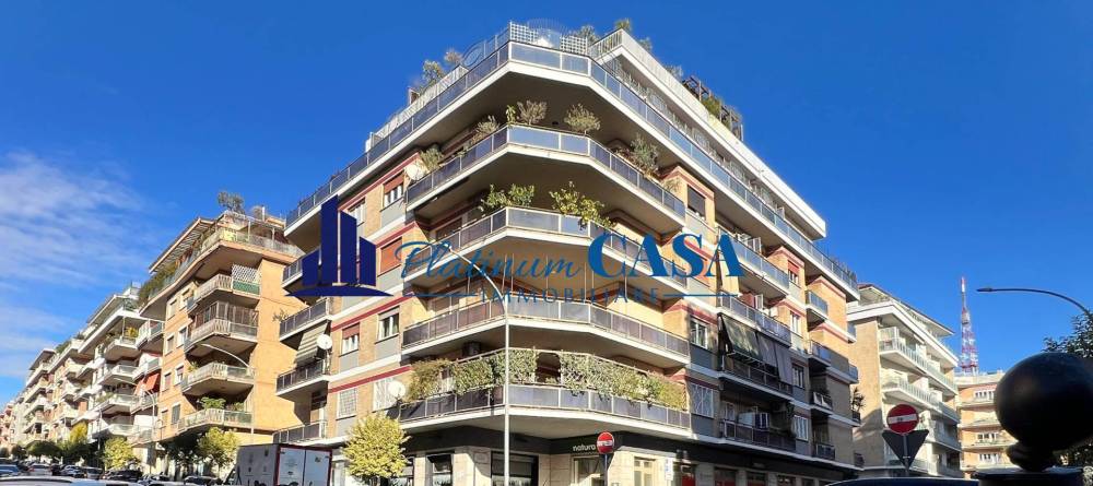 locale commerciale in vendita a Roma