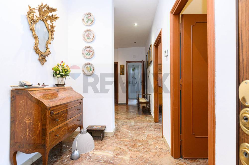 appartamento in vendita a Roma in zona Ostiense