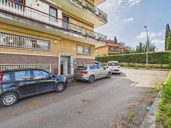 appartamento in vendita a Roma in zona Mostacciano