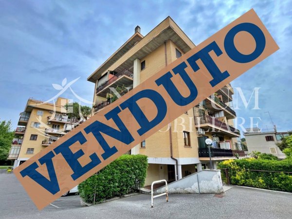 appartamento in vendita a Roma in zona Casalotti