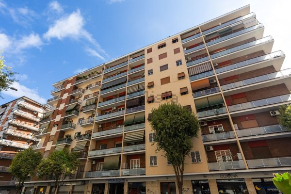 appartamento in vendita a Roma in zona Ostiense