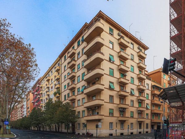 appartamento in vendita a Roma in zona Torre Gaia