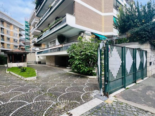 appartamento in vendita a Roma in zona Tor di Quinto