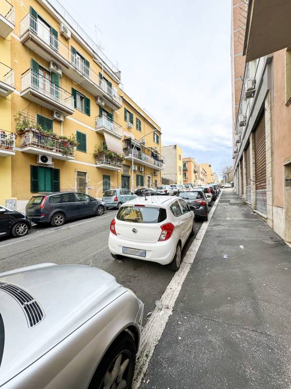 appartamento in vendita a Roma in zona Tuscolano