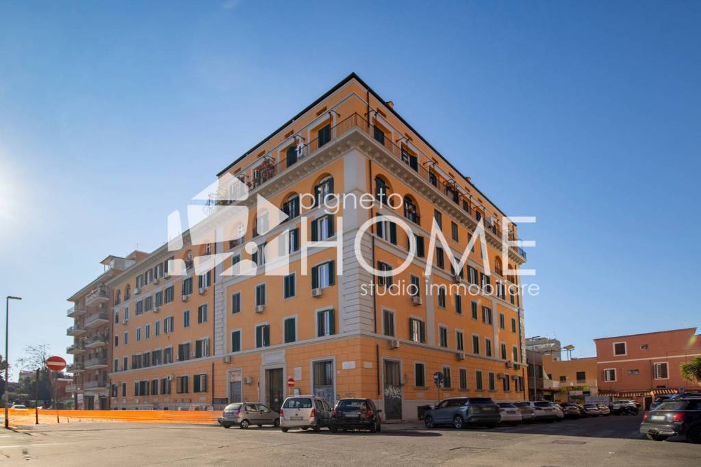 appartamento in vendita a Roma in zona Prenestino-Labicano