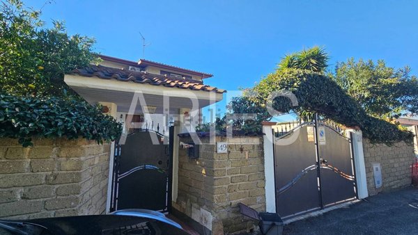 casa indipendente in vendita a Roma in zona Acilia