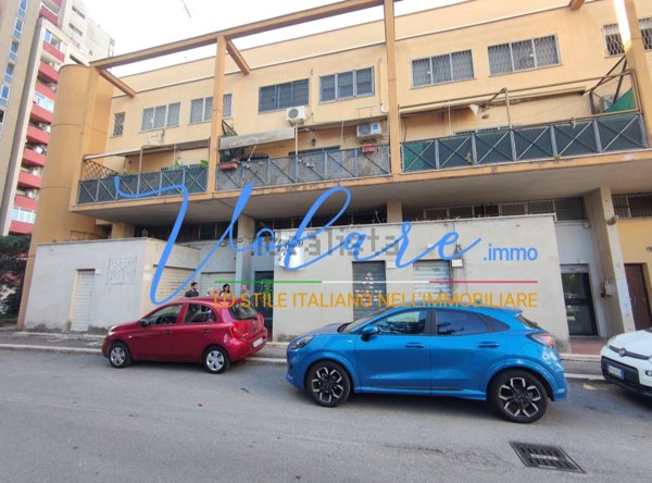 locale commerciale in vendita a Roma in zona Ostiense