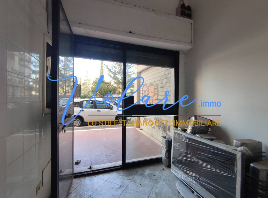 negozio in vendita a Roma in zona Ostiense