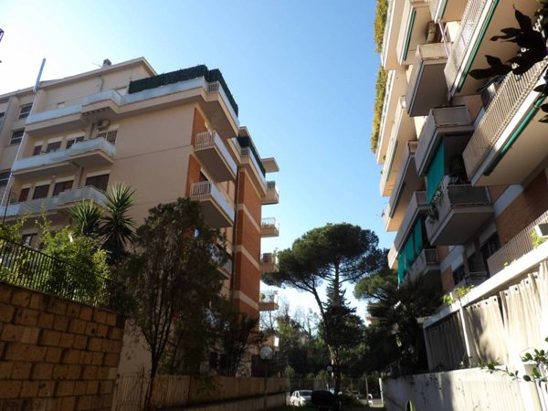 appartamento in vendita a Roma in zona Ardeatino