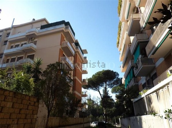 appartamento in vendita a Roma in zona Ardeatino