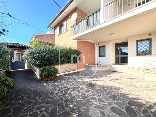 appartamento in vendita a Roma in zona Lunghezza