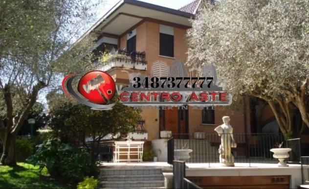 casa indipendente in vendita a Roma in zona Mezzocammino