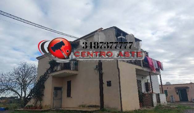 appartamento in vendita a Roma in zona Pantan Monastero