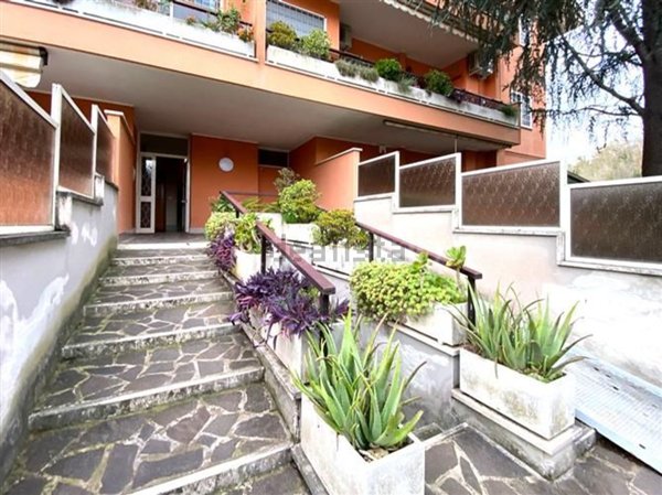 appartamento in vendita a Roma in zona Pantan Monastero