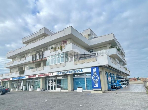 appartamento in vendita a Roma in zona Torre Maura