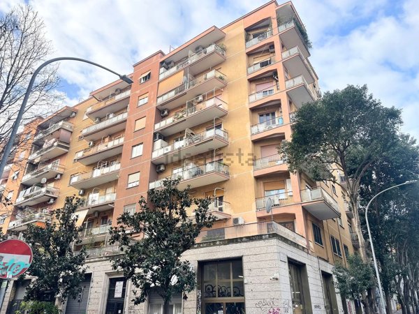 appartamento in vendita a Roma in zona Prenestino-Labicano