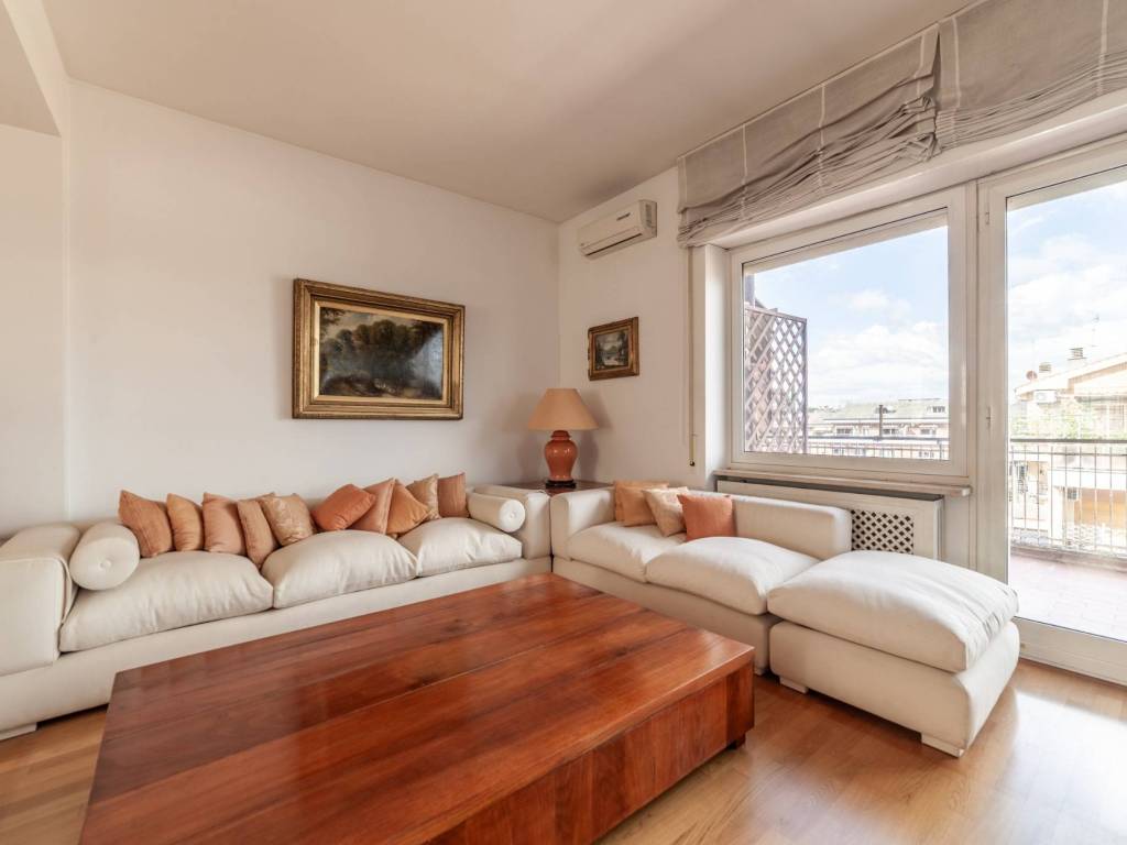 appartamento in vendita a Roma in zona Della Vittoria