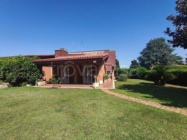casa indipendente in vendita a Roma in zona Casal Morena