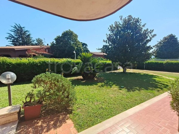 casa indipendente in vendita a Roma in zona Casal Morena