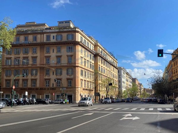negozio in vendita a Roma in zona Trionfale