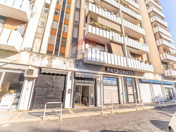 negozio in vendita a Roma in zona Collatino